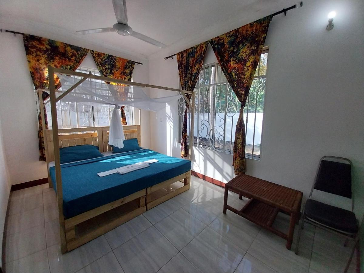 Bed and Breakfast L&J Modern Backpackers Kigamboni Beach House à Dar es Salaam Extérieur photo
