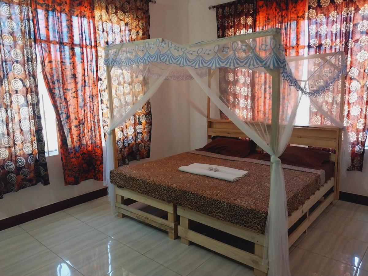 Bed and Breakfast L&J Modern Backpackers Kigamboni Beach House à Dar es Salaam Extérieur photo
