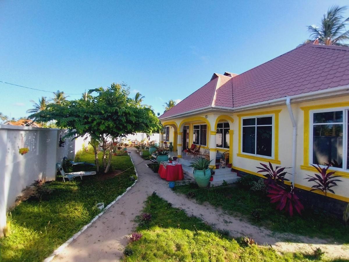 Bed and Breakfast L&J Modern Backpackers Kigamboni Beach House à Dar es Salaam Extérieur photo